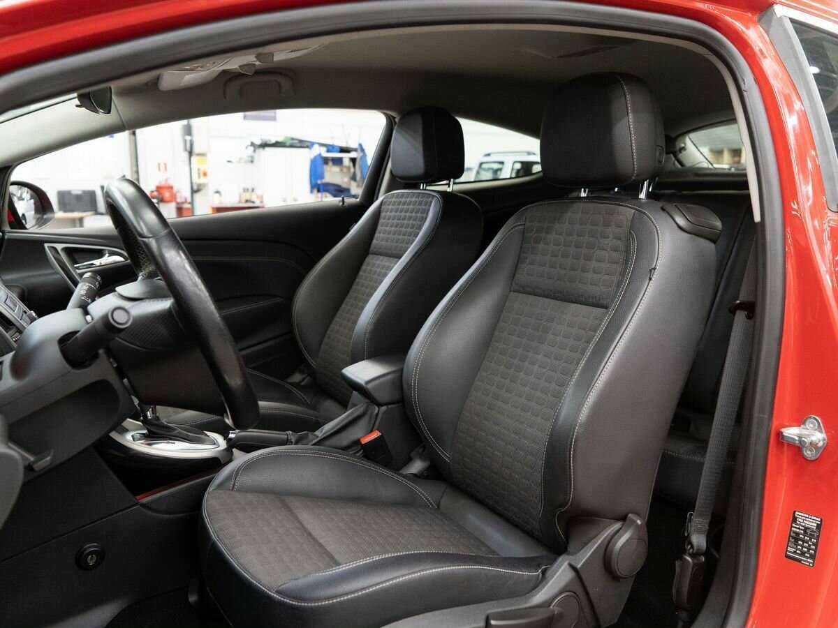 Опель Астра б/у, 2012, Автоматическая. Фото: #5