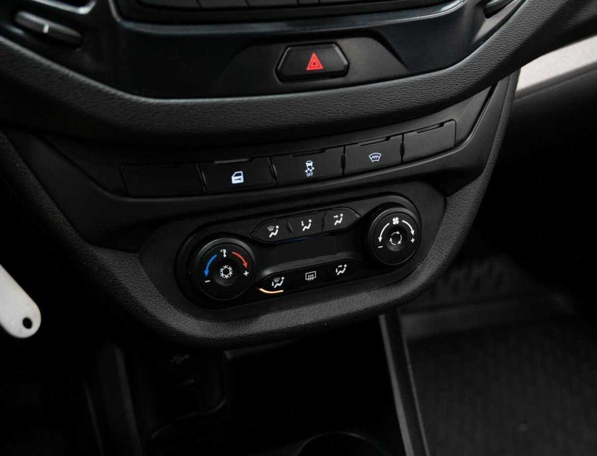 Лада (ВАЗ) Веста б/у, 2019, Механическая. Фото: #19