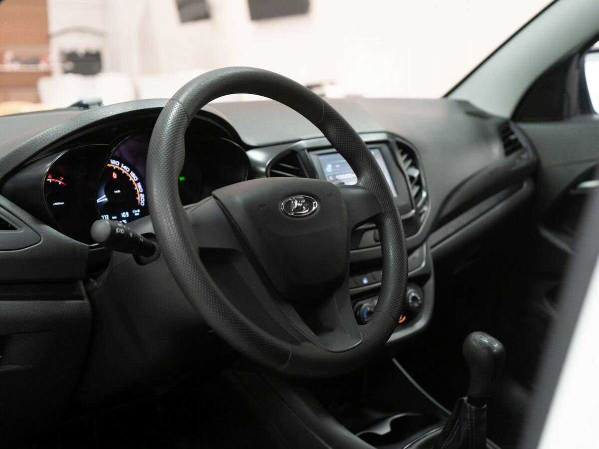 Лада (ВАЗ) Веста б/у, 2021, Механическая. Фото: #4