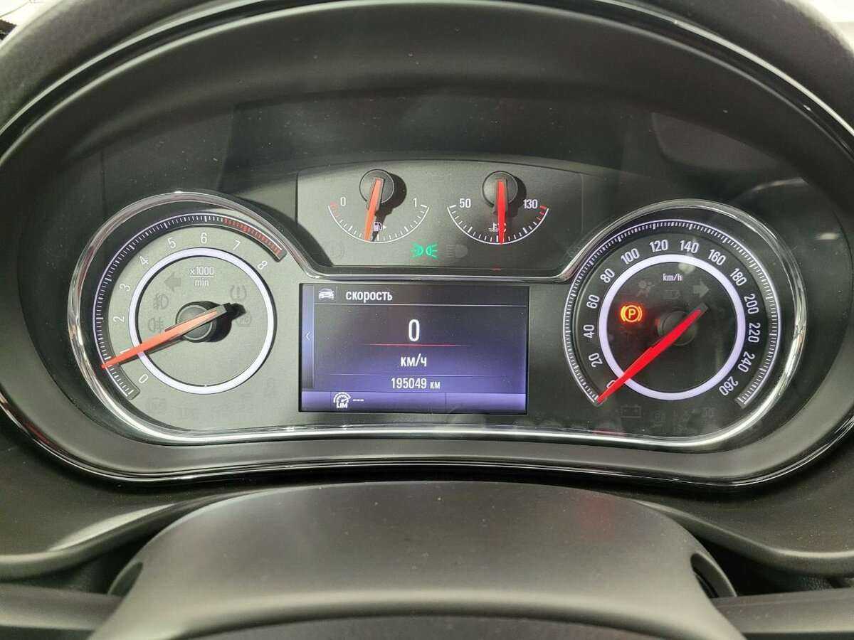 Опель Инсигния б/у, 2013, Механическая. Фото: #10