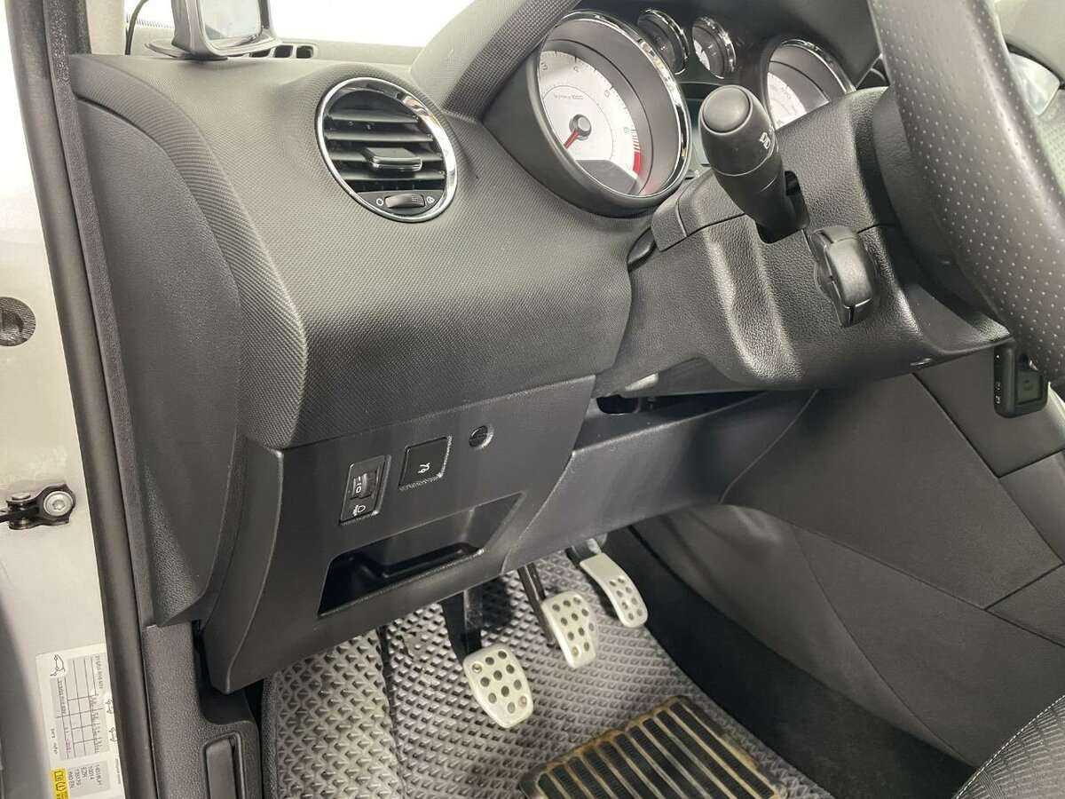 Пежо 408 б/у, 2016, Механическая. Фото: #8