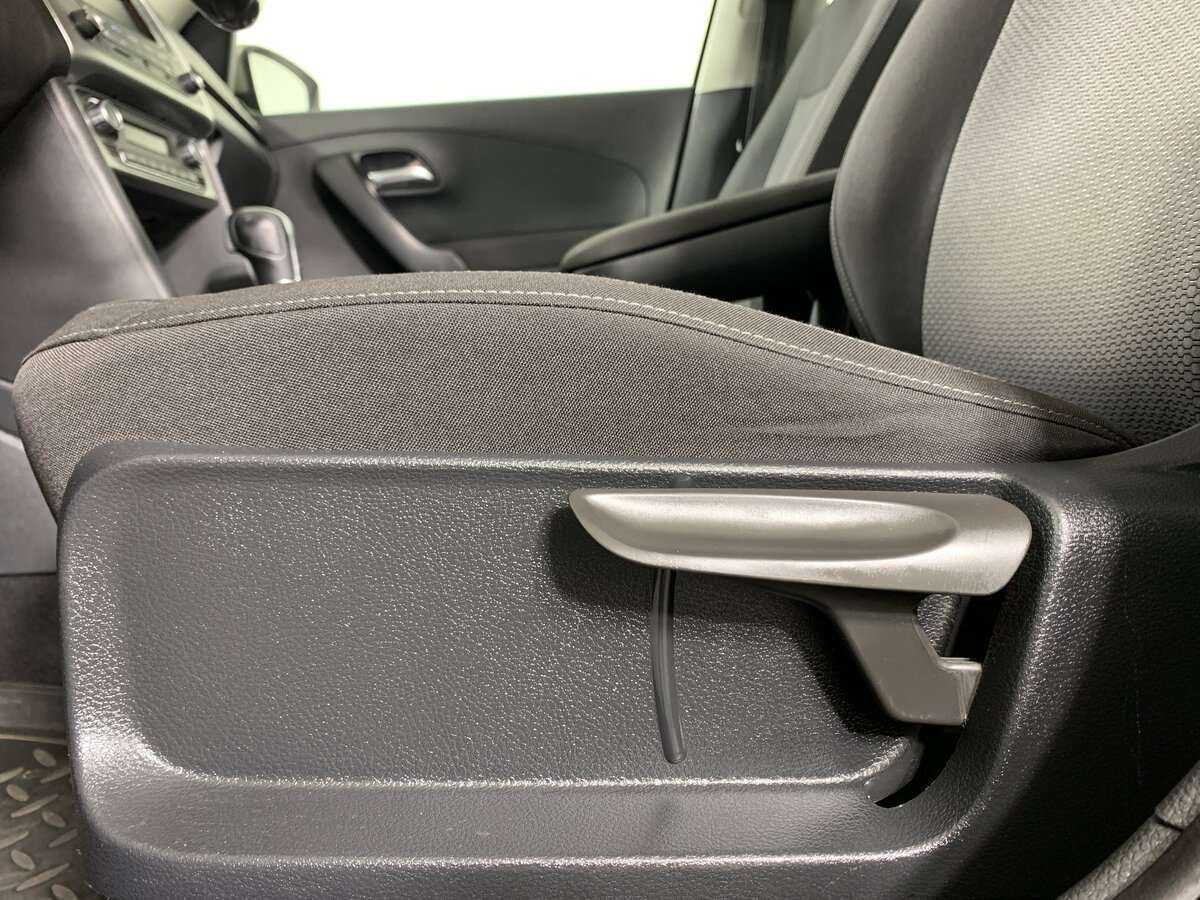 Фольксваген Поло б/у, 2015, Автоматическая. Фото: #13