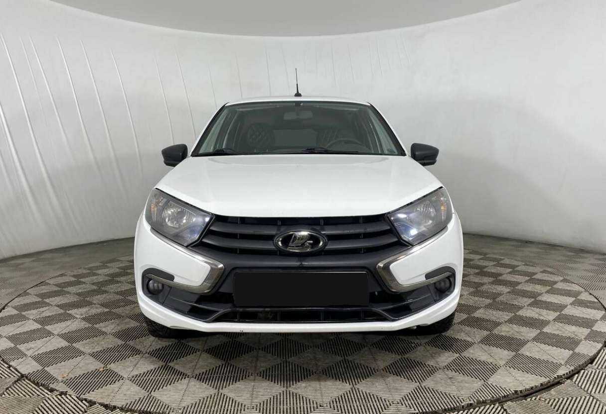 Лада (ВАЗ) Гранта б/у, 2019, Механическая. Фото: #1