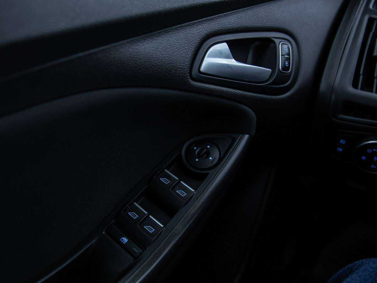 Форд Фокус б/у, 2015, Роботизированная. Фото: #11