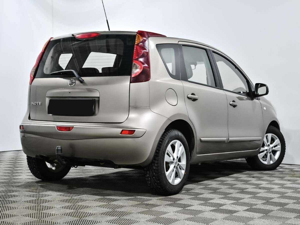 Ниссан Ноут б/у, 2013, Автоматическая. Фото: #2
