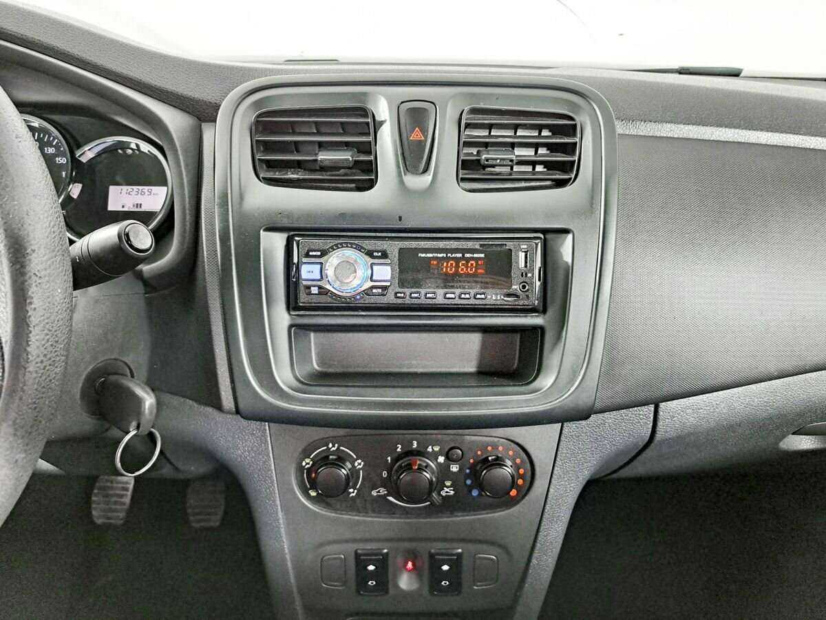 Рено Логан б/у, 2016, Механическая. Фото: #14