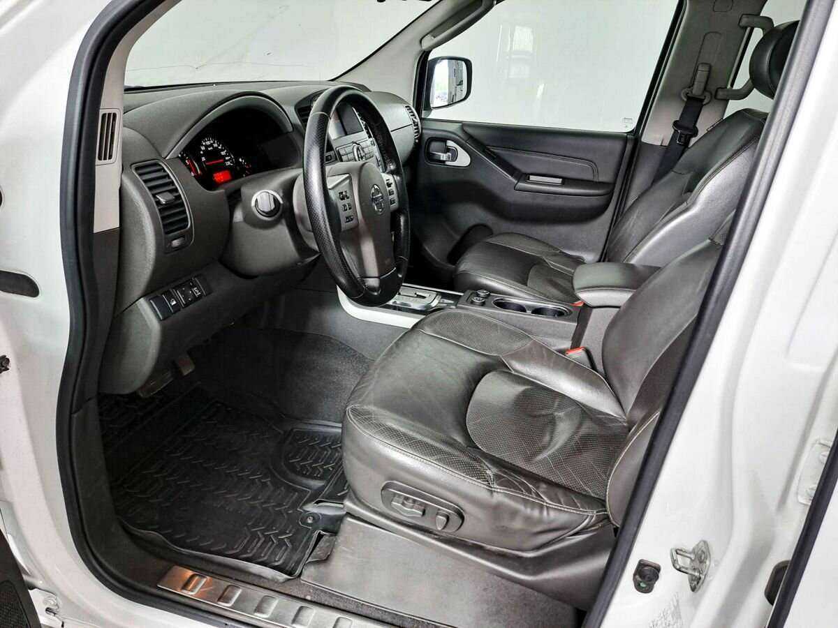 Ниссан Патфайндер б/у, 2014, Автоматическая. Фото: #12