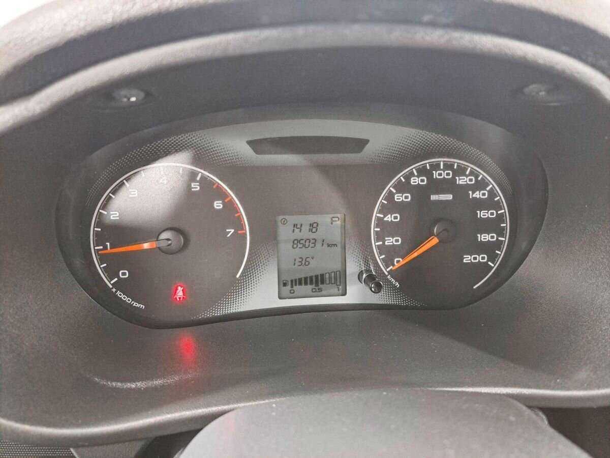 Лада (ВАЗ) Гранта б/у, 2013, Автоматическая. Фото: #10