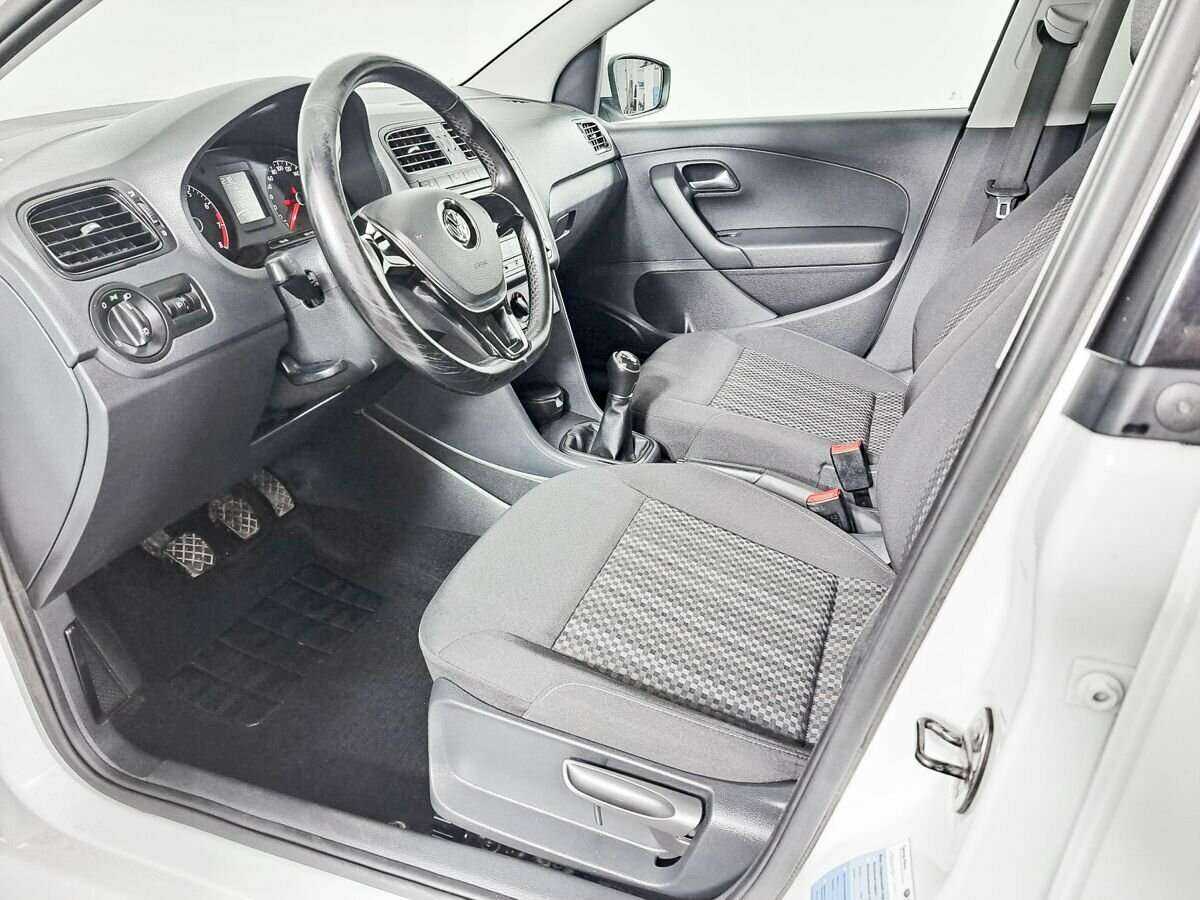 Фольксваген Поло б/у, 2015, Механическая. Фото: #14