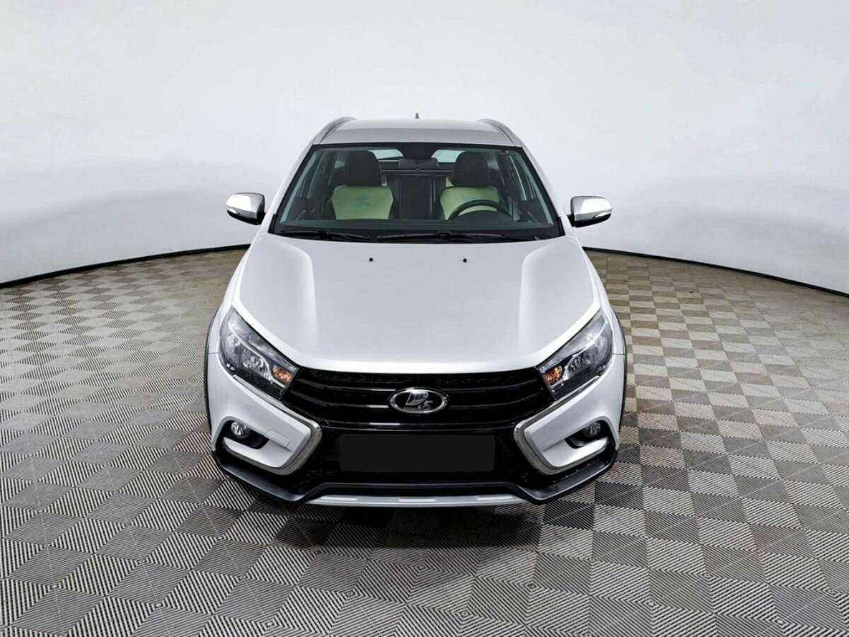 Лада (ВАЗ) Веста б/у, 2020, Механическая. Фото: #1