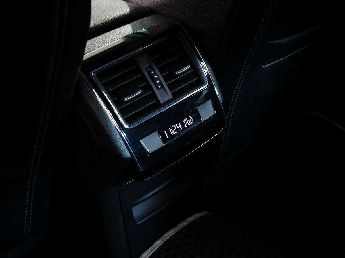 Шкода Суперб б/у, 2015, Роботизированная. Фото: #15