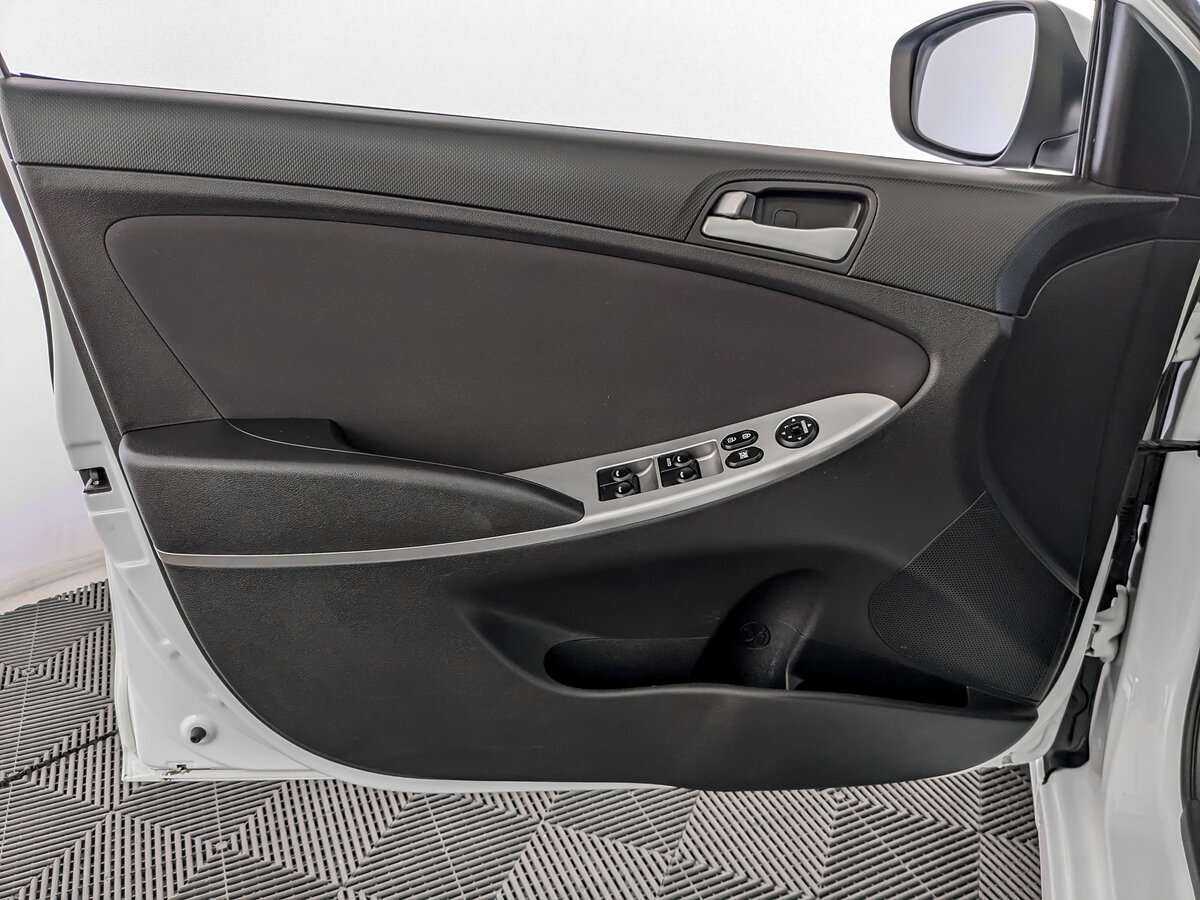 Хендай Солярис б/у, 2015, Автоматическая. Фото: #12