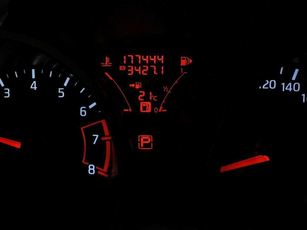 Ниссан Жук б/у, 2012, Вариатор. Фото: #15