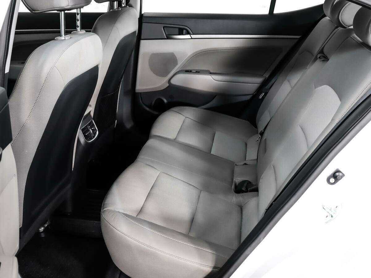 Хендай Елантра б/у, 2017, Автоматическая. Фото: #9