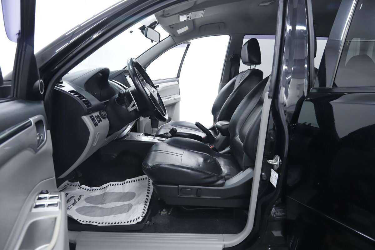 Митсубиши Паджеро Спорт б/у, 2015, Автоматическая. Фото: #5