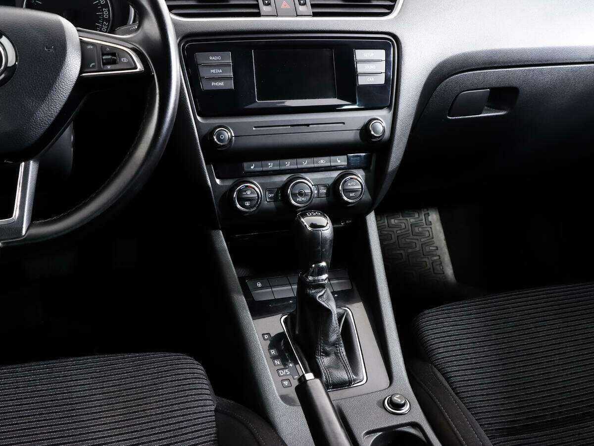 Шкода Октавия б/у, 2015, Роботизированная. Фото: #8