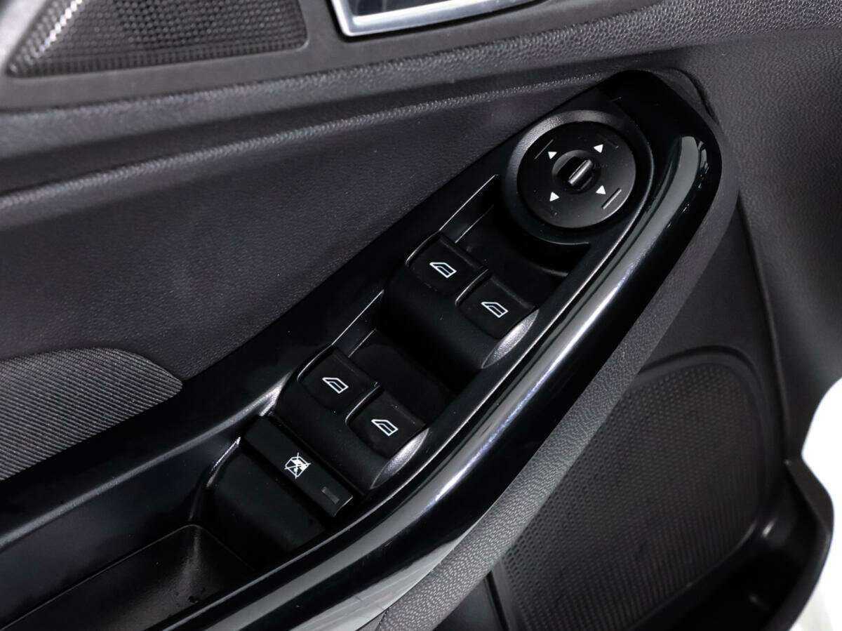 Форд Фиеста б/у, 2015, Роботизированная. Фото: #13