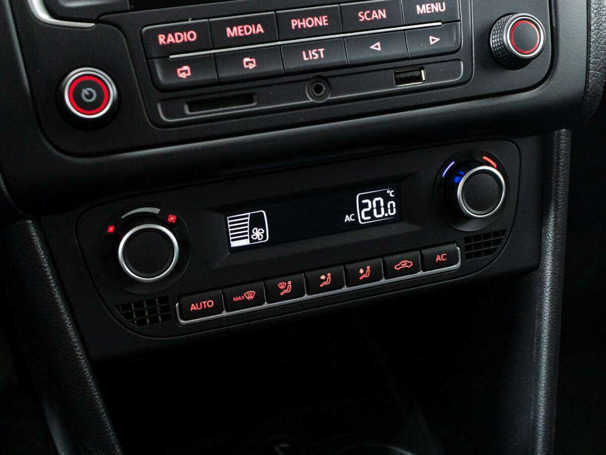 Фольксваген Поло б/у, 2014, Механическая. Фото: #14