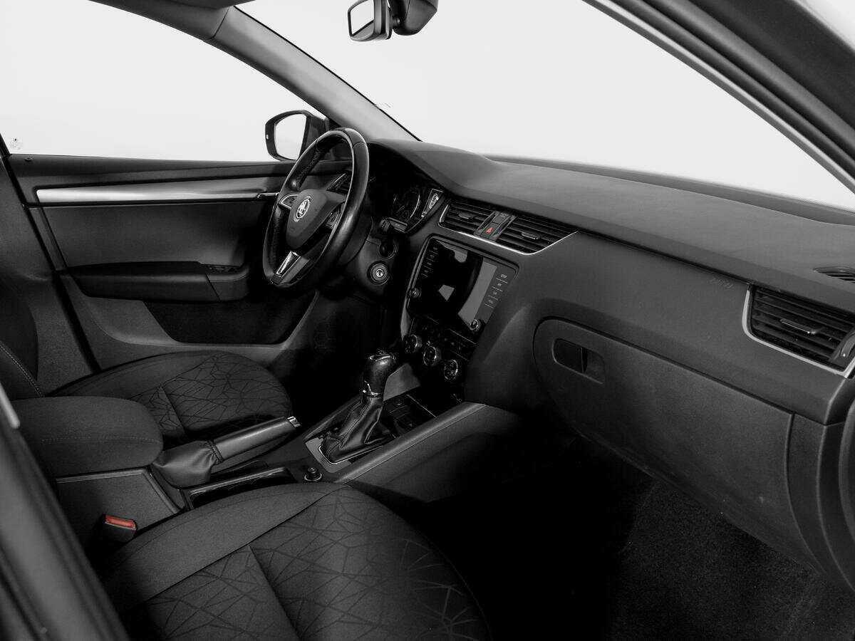 Шкода Октавия б/у, 2018, Роботизированная. Фото: #8