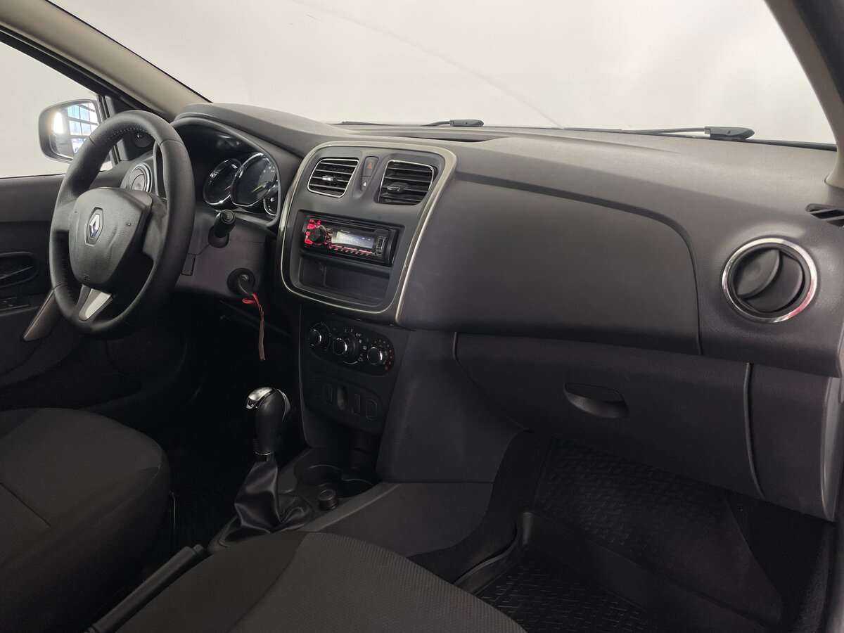 Рено Логан б/у, 2015, Автоматическая. Фото: #7