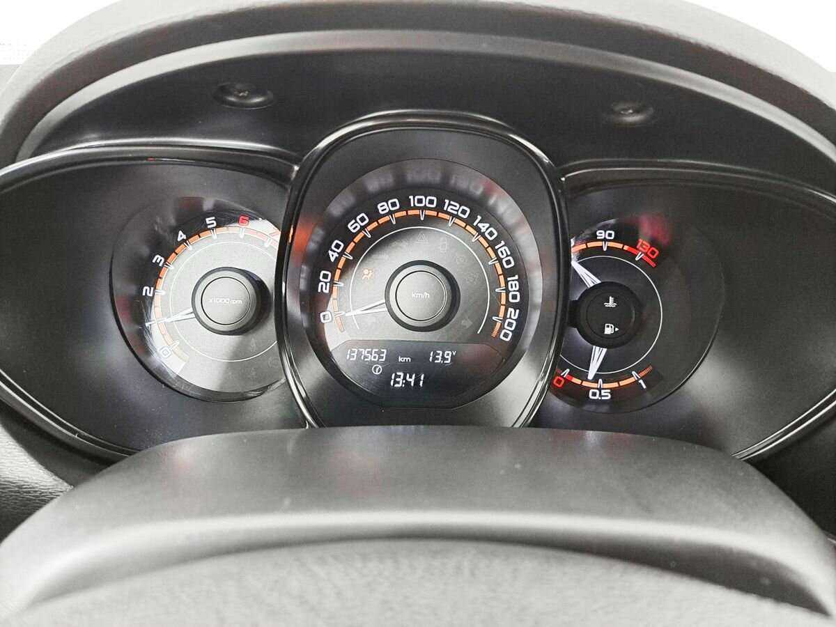 Лада (ВАЗ) Веста б/у, 2017, Механическая. Фото: #9