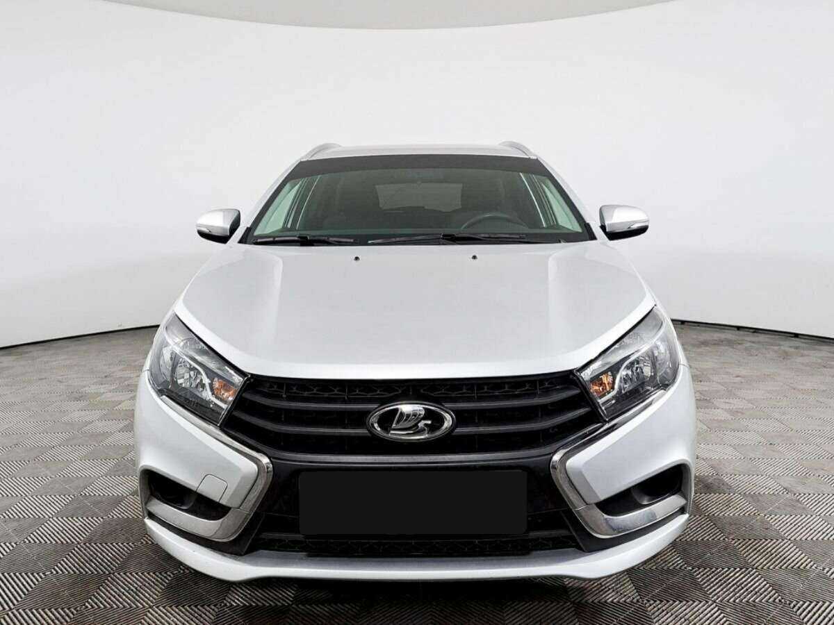 Лада (ВАЗ) Веста б/у, 2020, Механическая. Фото: #1