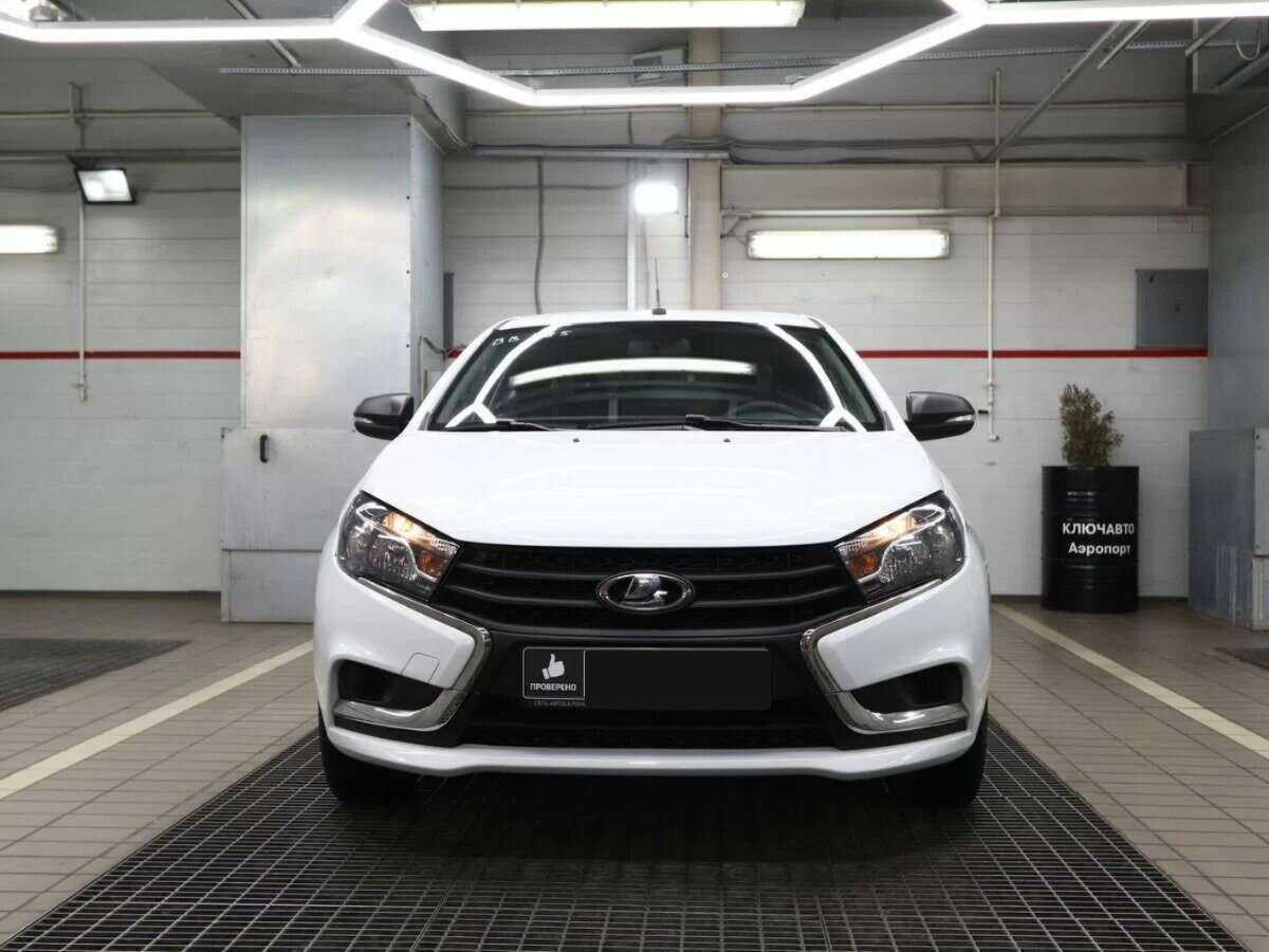 Лада (ВАЗ) Веста б/у, 2021, Механическая. Фото: #1