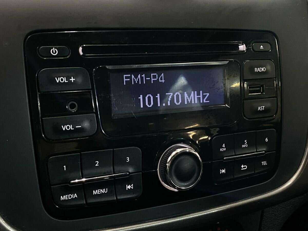 Рено Логан б/у, 2016, Автоматическая. Фото: #12