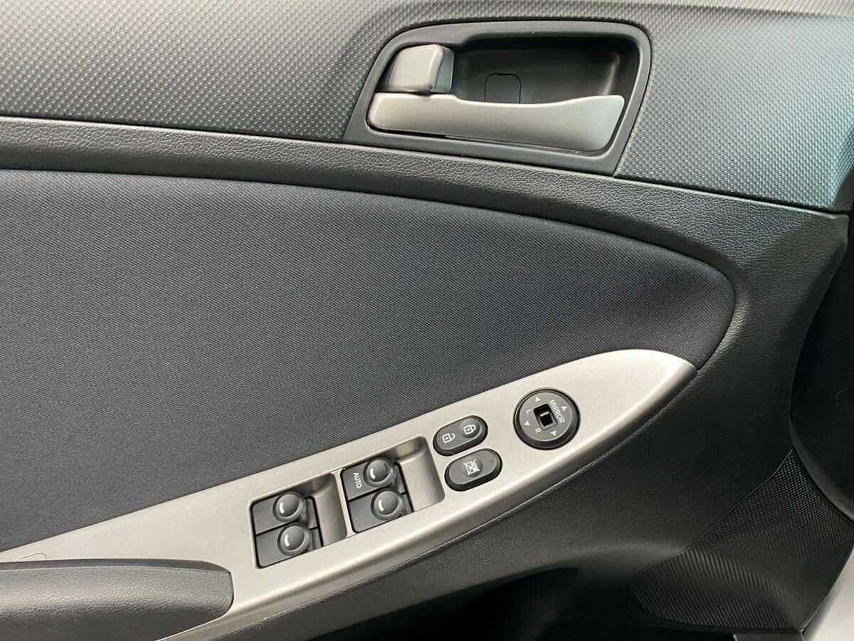 Хендай Солярис б/у, 2015, Автоматическая. Фото: #15