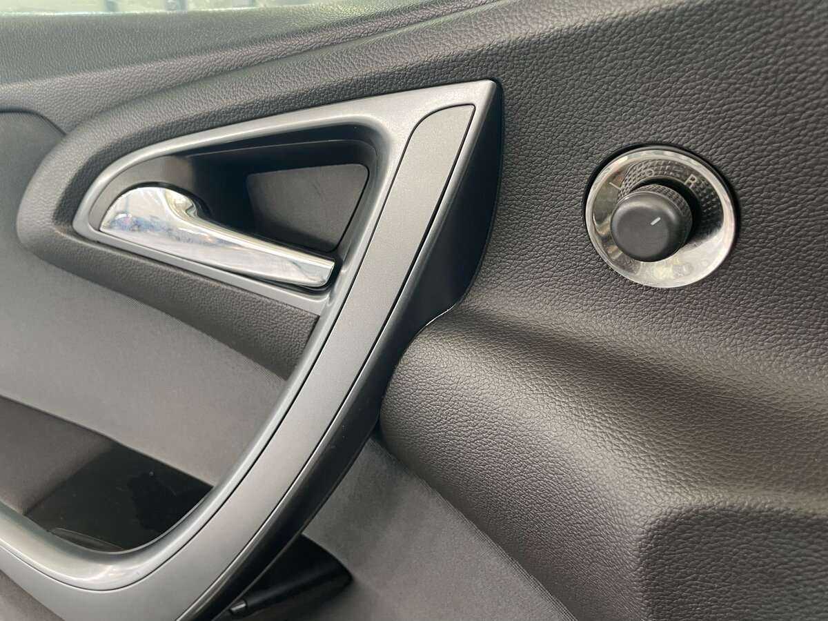 Опель Астра б/у, 2012, Механическая. Фото: #18