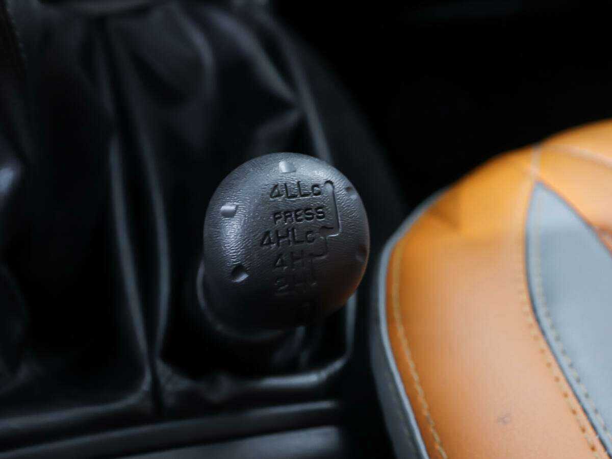 Митсубиши Паджеро Спорт б/у, 2014, Механическая. Фото: #21