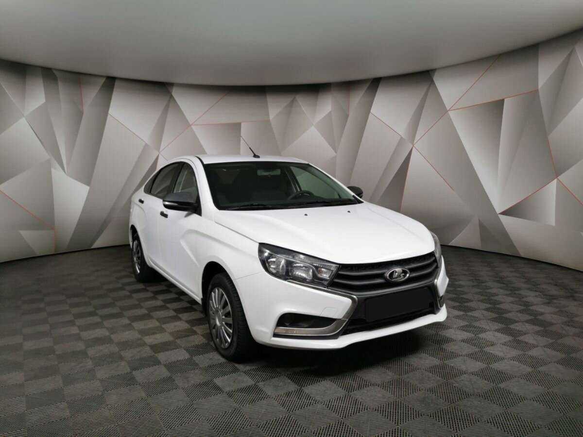 Лада (ВАЗ) Веста б/у, 2017, Механическая. Фото: #2