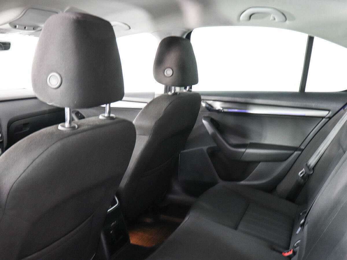 Шкода Октавия б/у, 2018, Роботизированная. Фото: #11