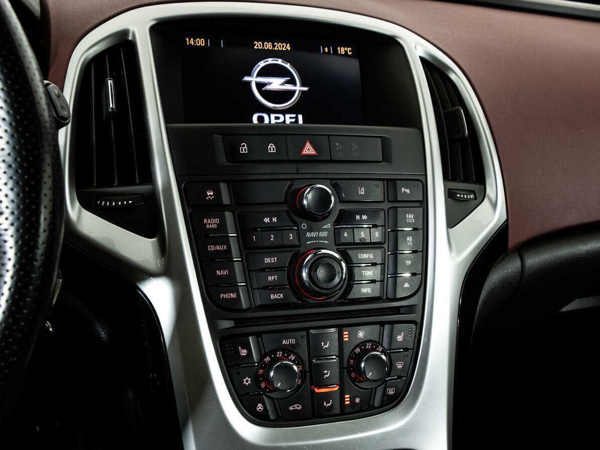 Опель Астра б/у, 2013, Автоматическая. Фото: #12