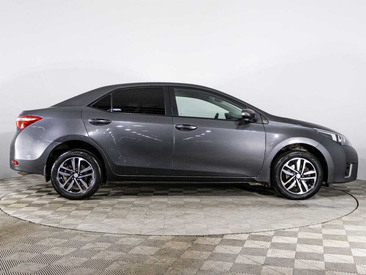 Тойота Королла б/у, 2015, Механическая. Фото: #3