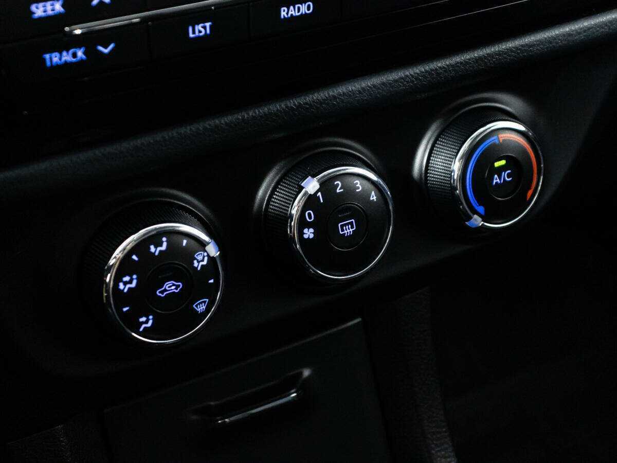 Тойота Королла б/у, 2015, Механическая. Фото: #14