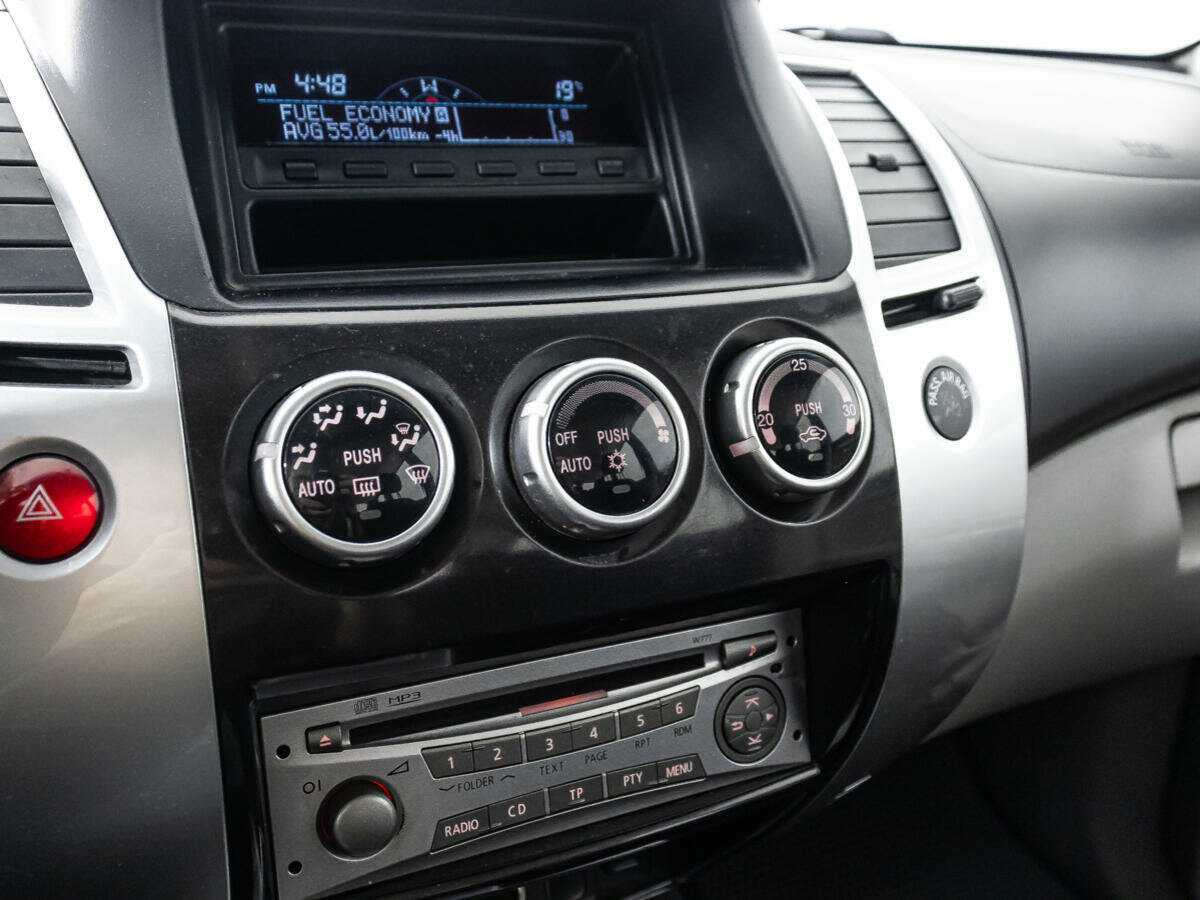 Митсубиши Паджеро Спорт б/у, 2012, Автоматическая. Фото: #14