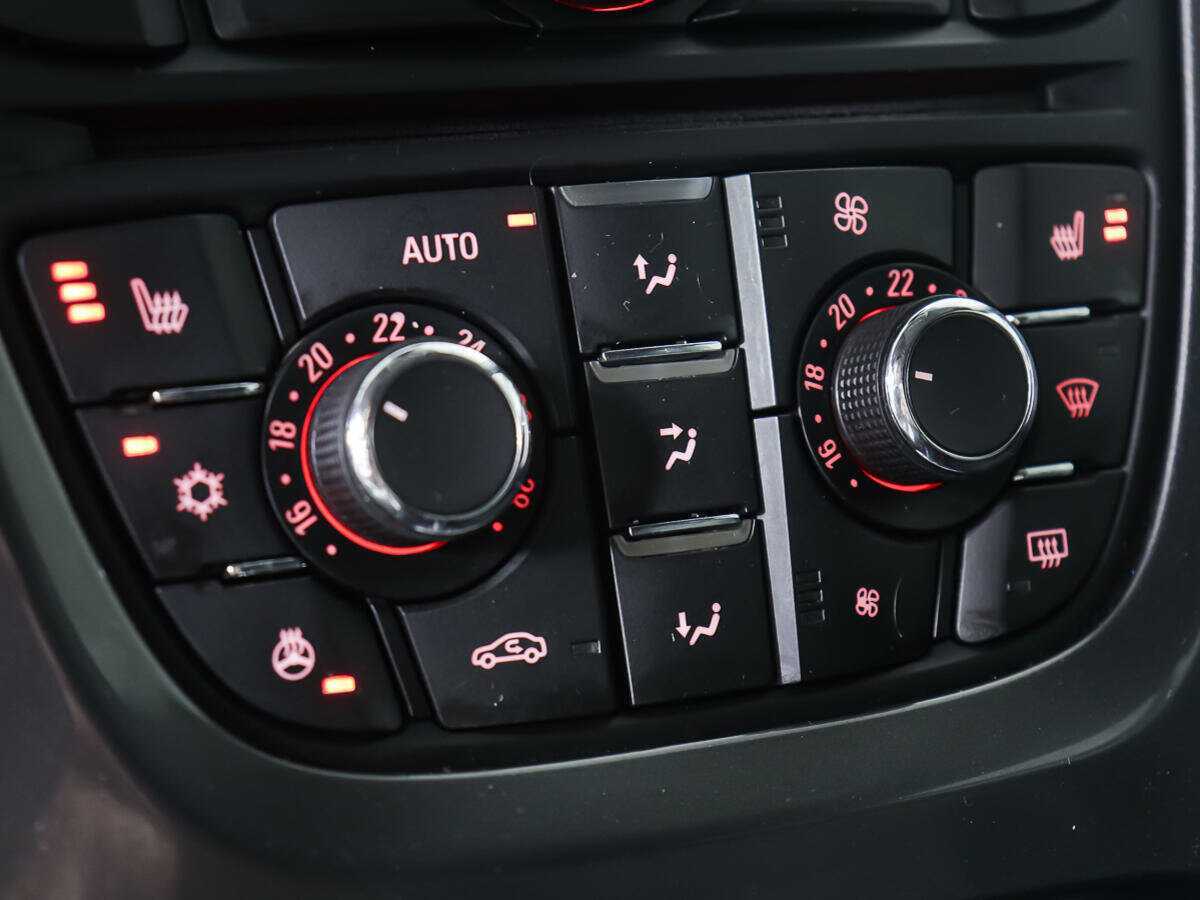 Опель Астра б/у, 2013, Автоматическая. Фото: #16