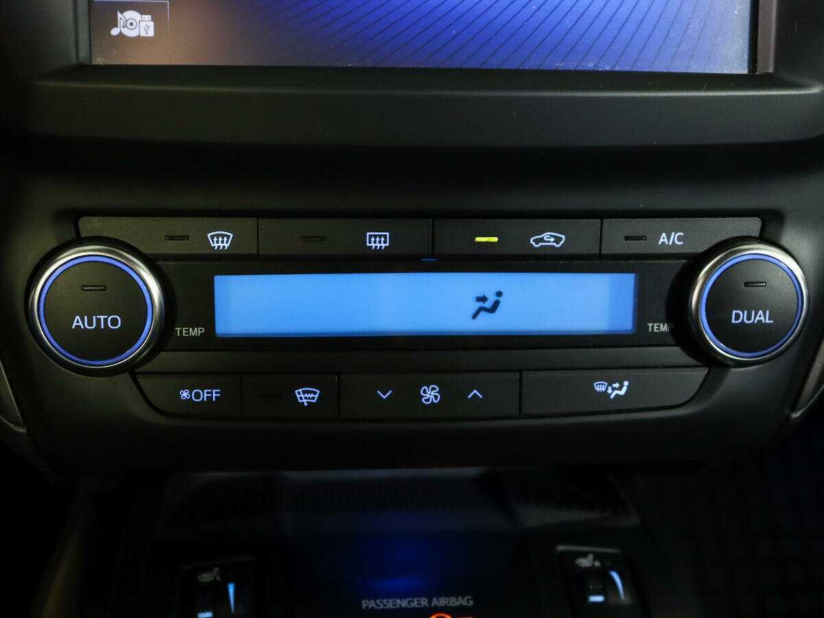 Тойота Авенсис б/у, 2018, Механическая. Фото: #19