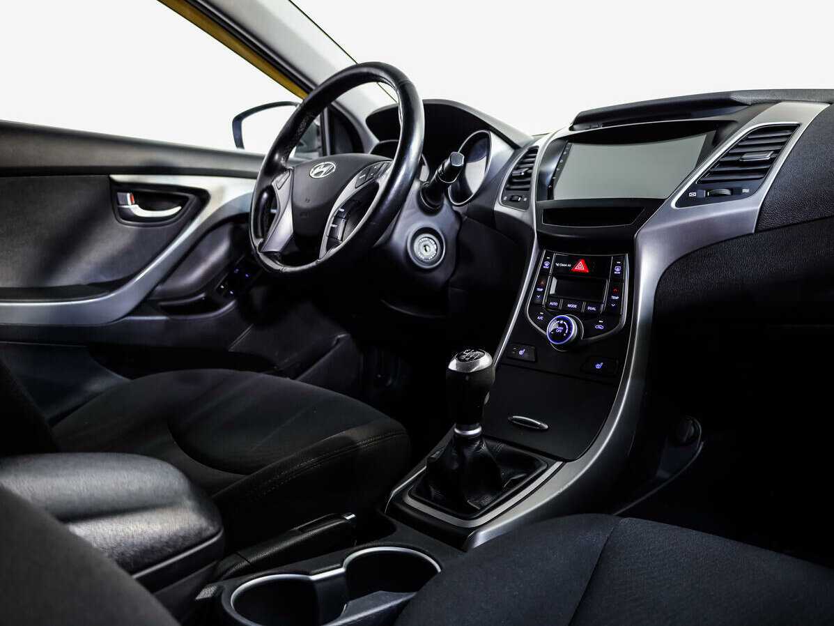 Хендай Елантра б/у, 2015, Механическая. Фото: #7