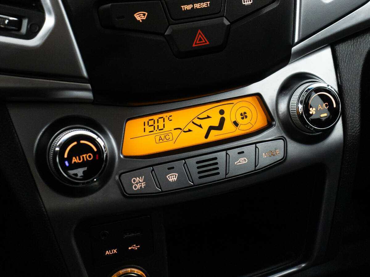 Сан-Ён Актион б/у, 2014, Автоматическая. Фото: #14