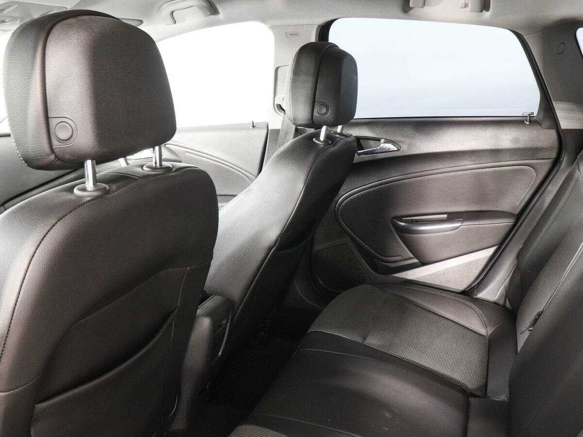 Опель Астра б/у, 2012, Автоматическая. Фото: #11