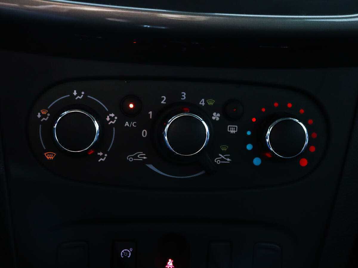 Рено Логан б/у, 2017, Автоматическая. Фото: #14