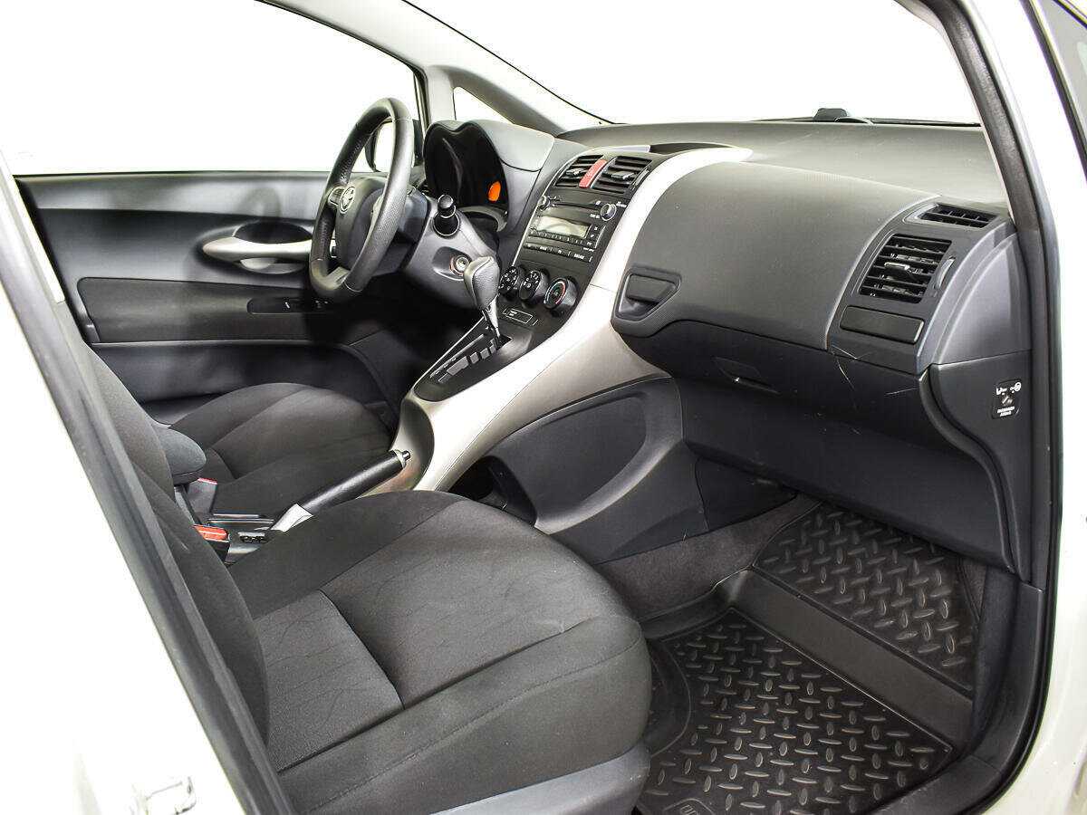 Тойота Аурис б/у, 2012, Автоматическая. Фото: #7