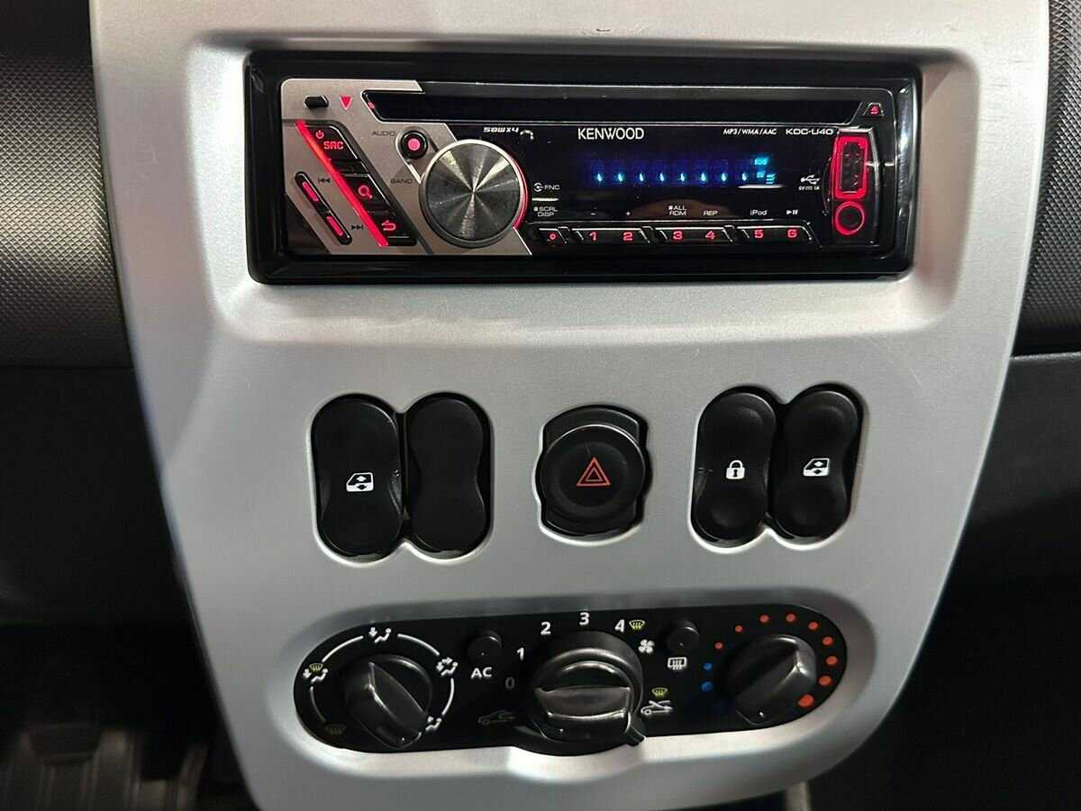 Рено Сандеро б/у, 2012, Механическая. Фото: #12