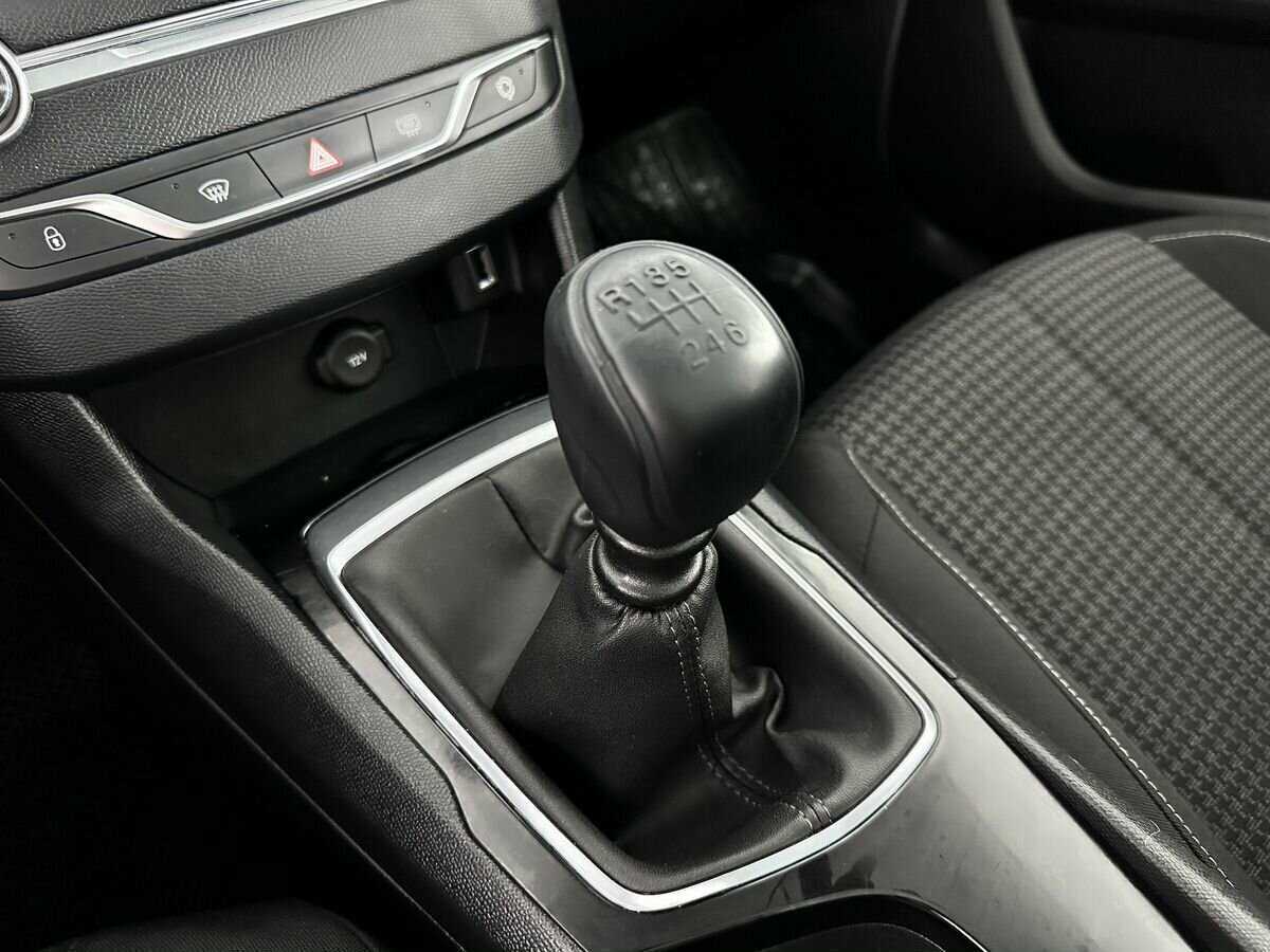 Пежо 308 б/у, 2018, Механическая. Фото: #12