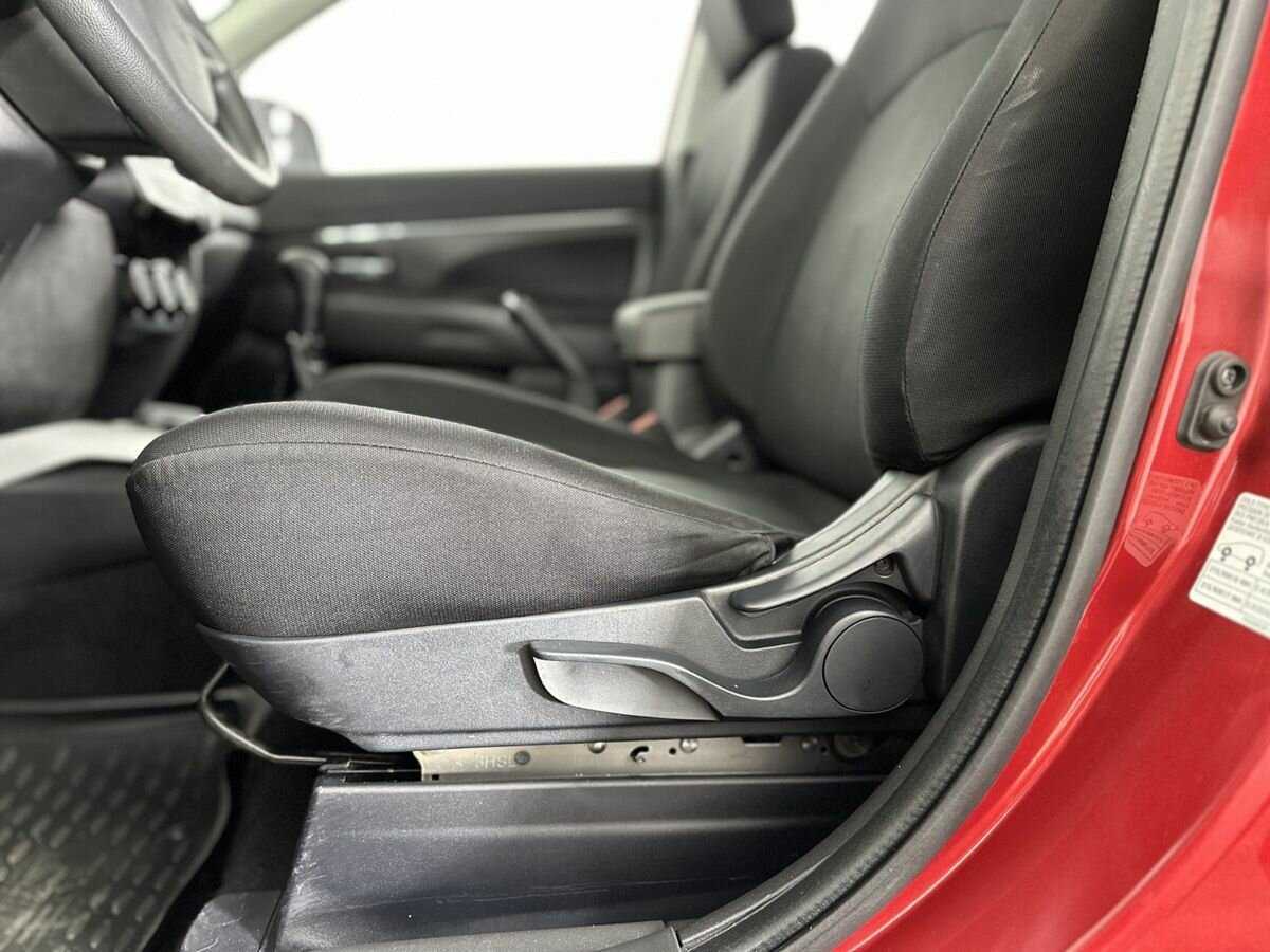 Митсубиши АС-Икс б/у, 2013, Механическая. Фото: #9