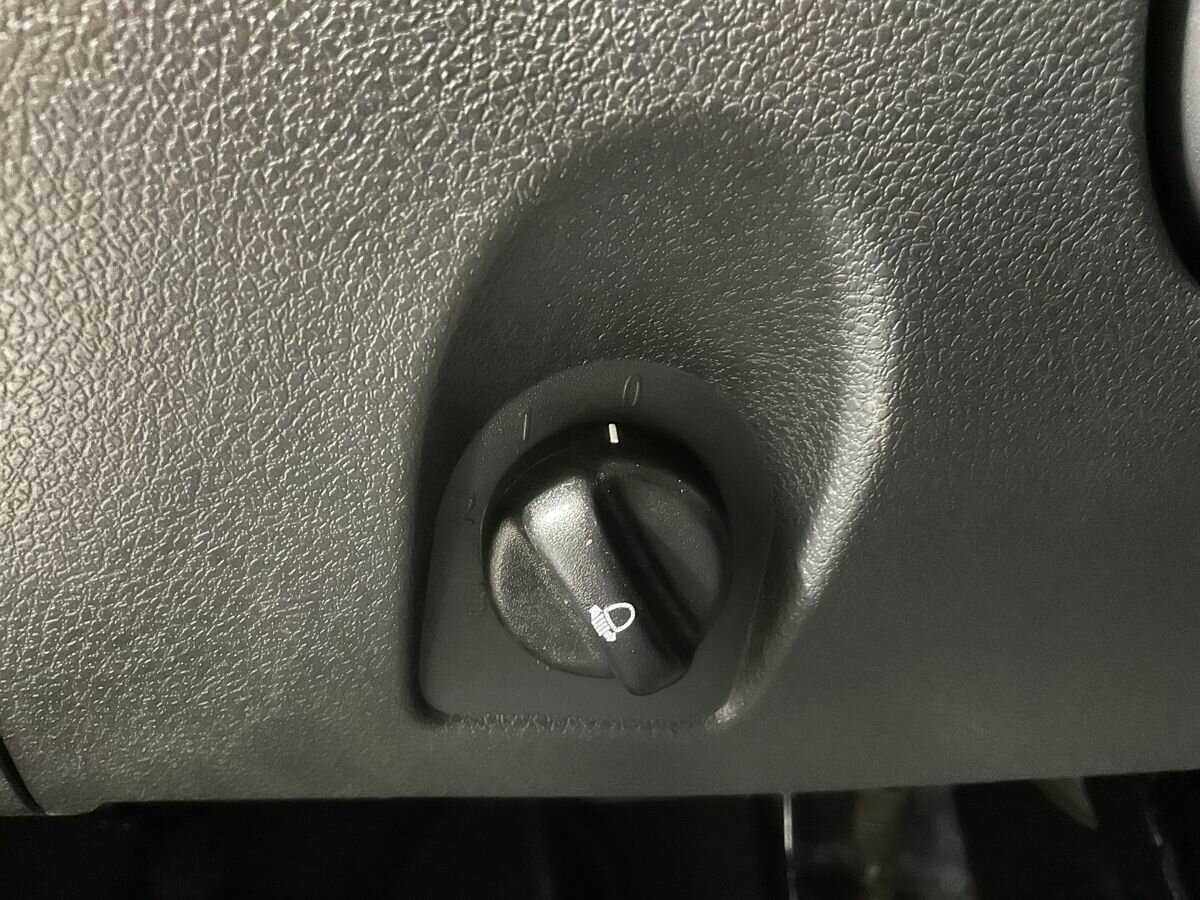 Рено Логан б/у, 2018, Механическая. Фото: #8