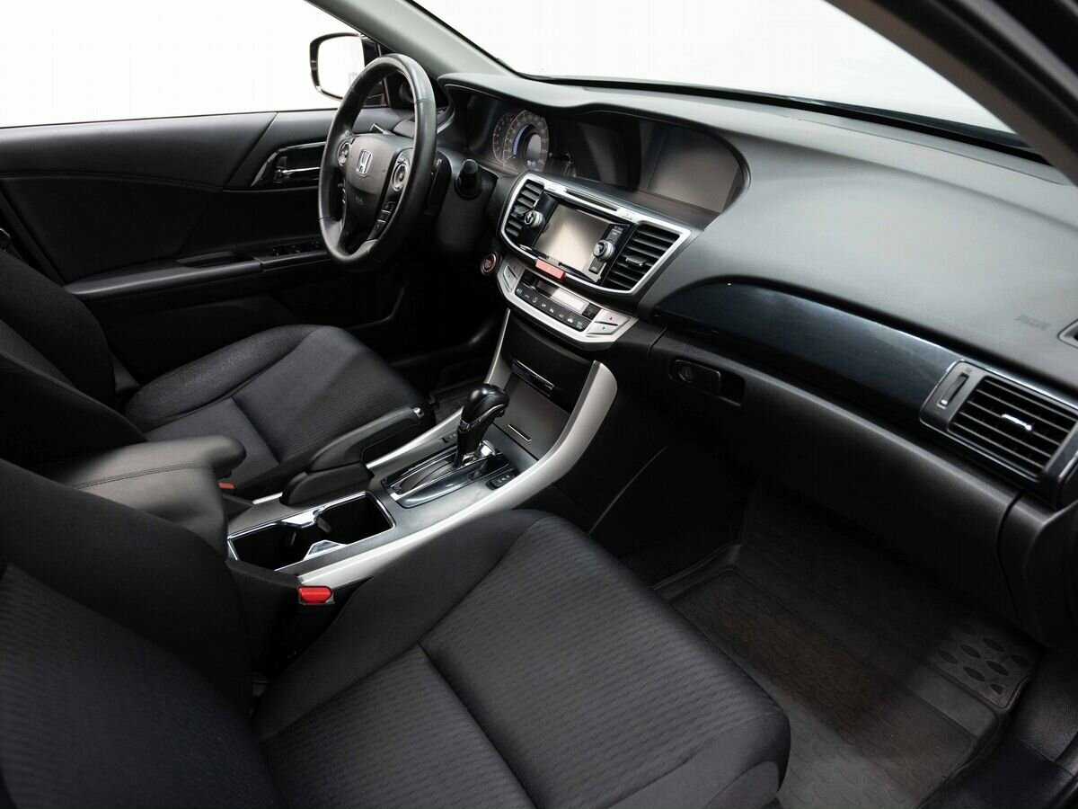 Хонда Аккорд б/у, 2013, Автоматическая. Фото: #10