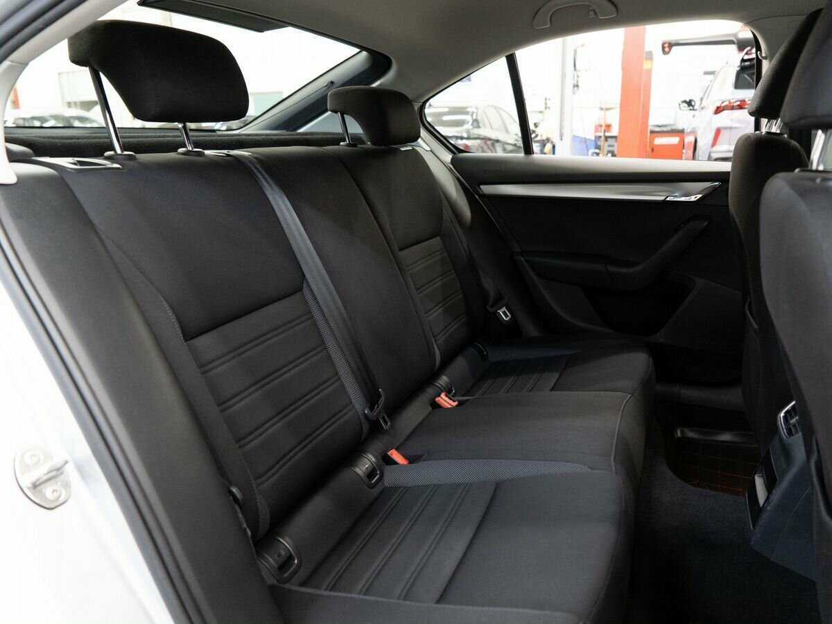 Шкода Октавия б/у, 2017, Роботизированная. Фото: #7